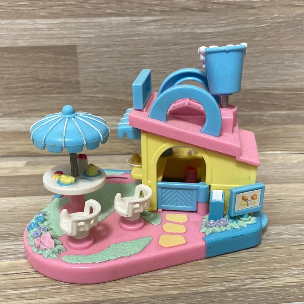 Polly pocket Ice Cream Stand Playset - Blue and Pink bluebird toys vintage 90s